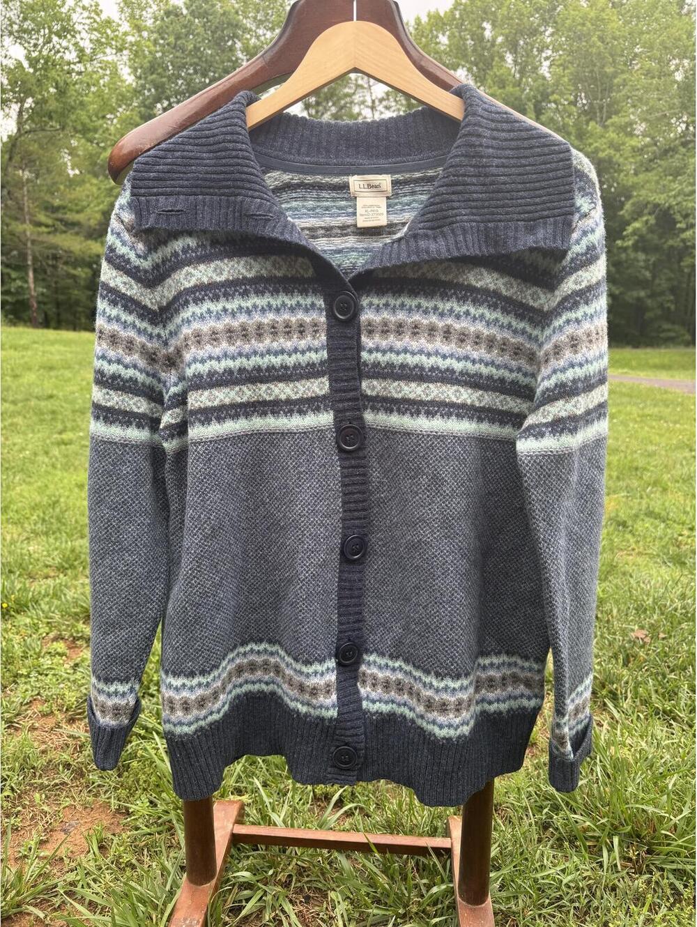 L.L.Bean Women's XL Reg Lamb Wool Button-Up Cardigan Sweater Aztec Design - Picture 1 of 5